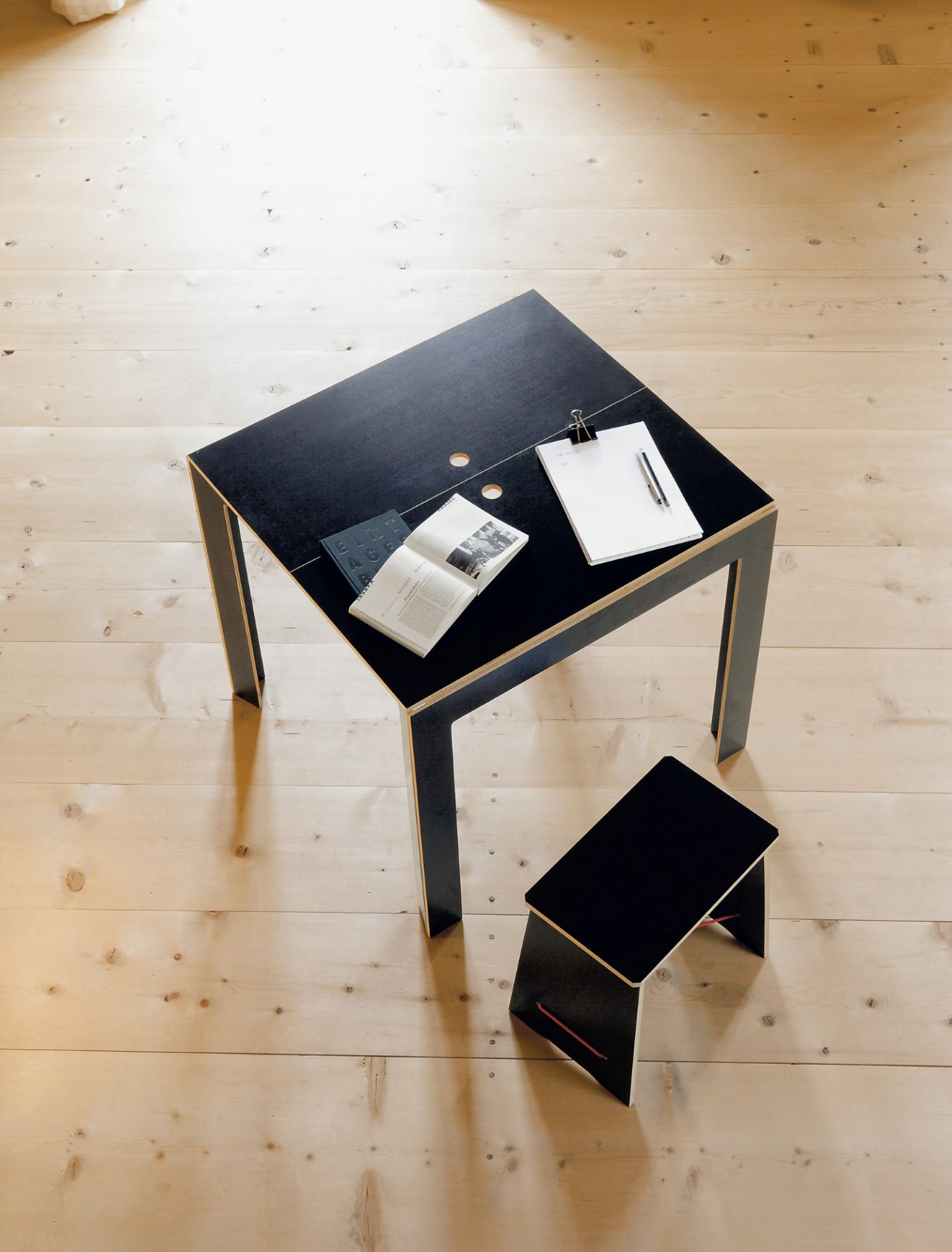 NILS HOLGER MOORMANN 木製テーブル Moormann Egon – Stillfried Design